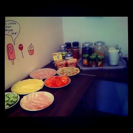 بيت شباب Poco Loco بوزنان